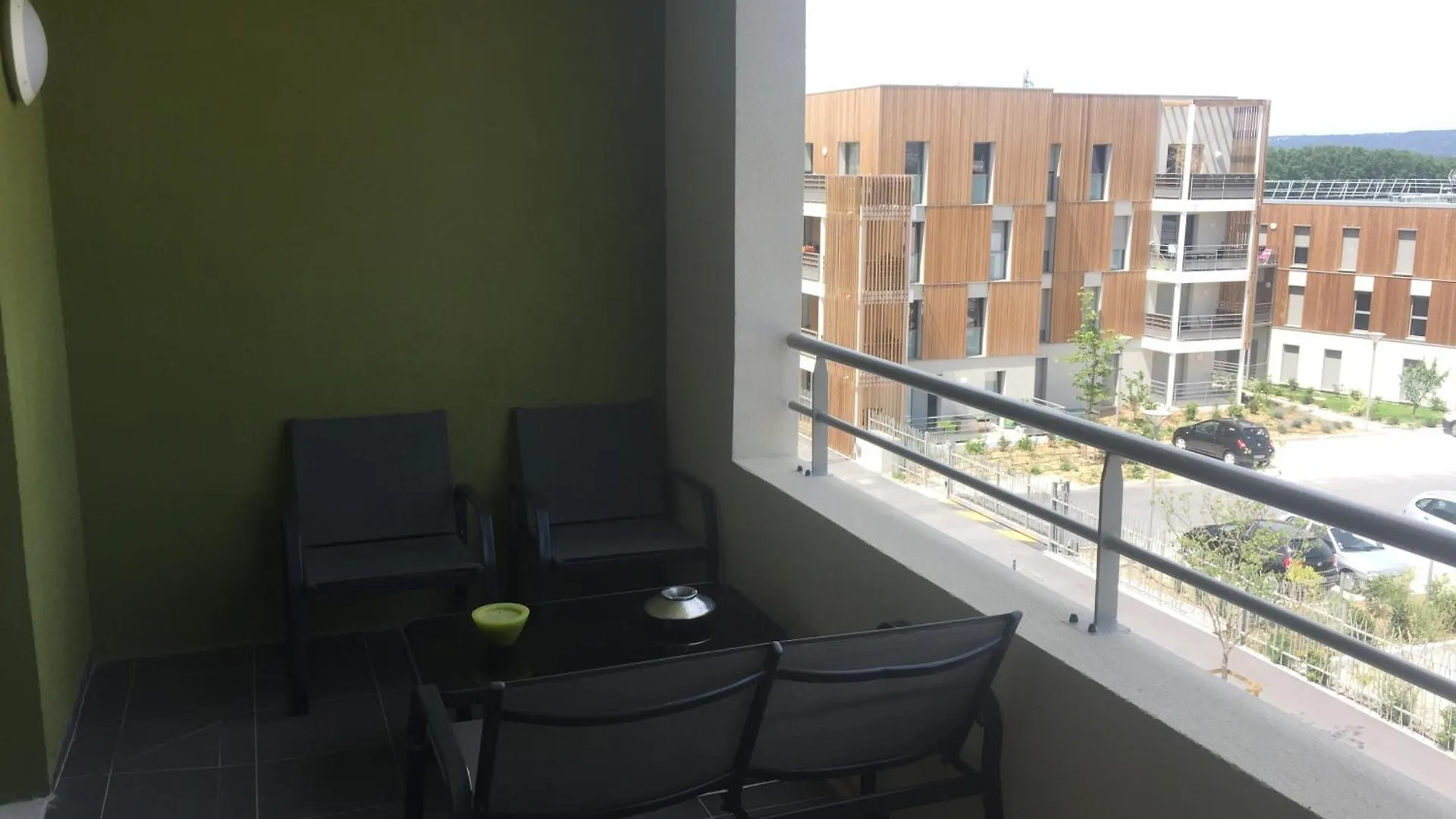Appartement Aix En Provence - La Duranne Piscine Parking Prive Dernier Etage Aix-en-Provence 0*,  France